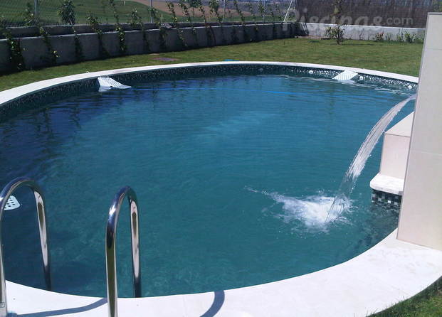 Piscina forma de riñón